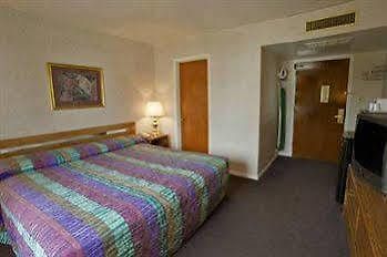 Rodeway Inn Glen Ellyn Exteriör bild